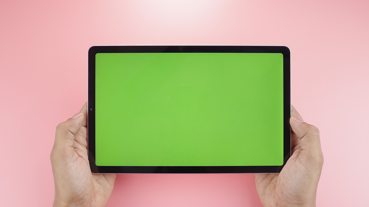 How Do I Mirror My Smartphone Screen To My TV?