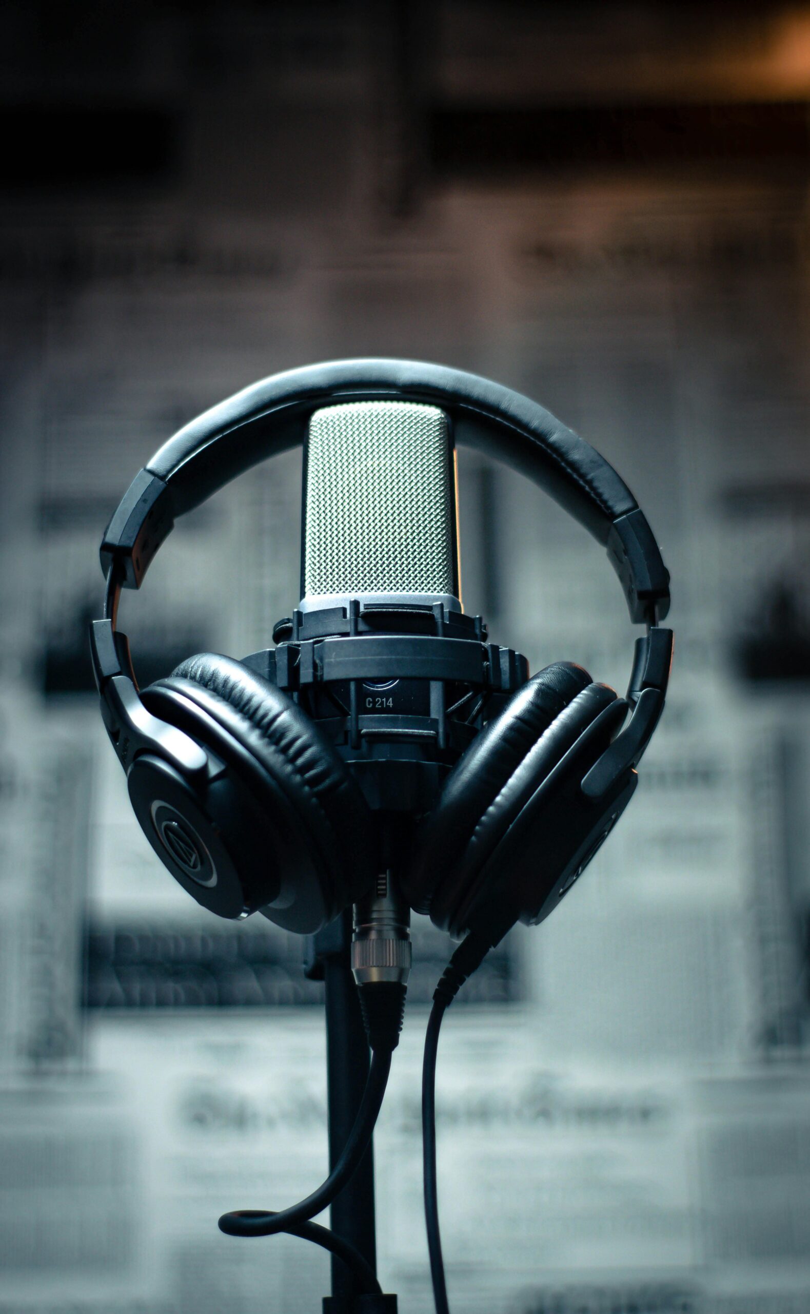 What Are The Best Headphones For Podcasting?